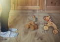 игрушки деревянные лошадки на колесах