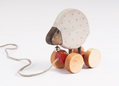 игрушка  каталка Овечка из  дерева