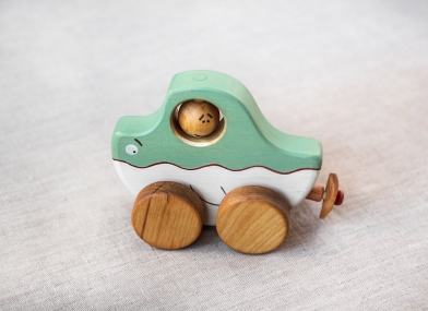 деревянная игрушка кораблик